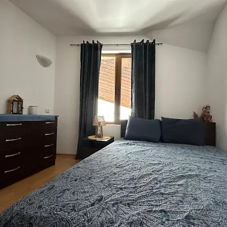 Modern Two-story 2br Parking View Banszko
