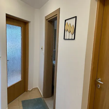 Modern Two-story 2br Parking View *
